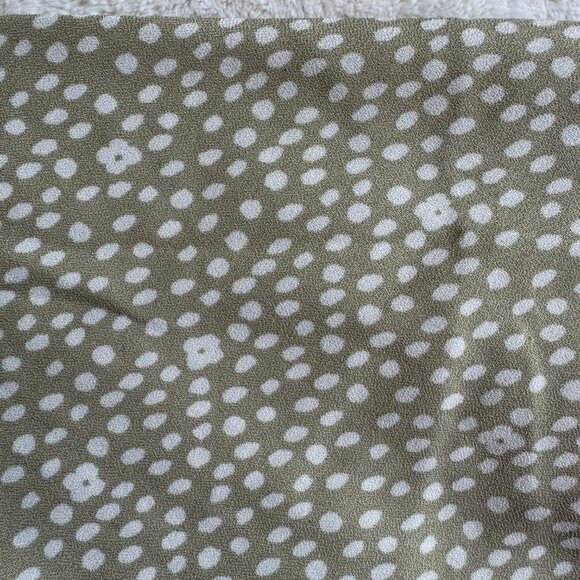 NWT Loic by Design Ditsy Daisy Floral Dog Bandana, Taupe + White, Size Medium - Picture 10 of 13